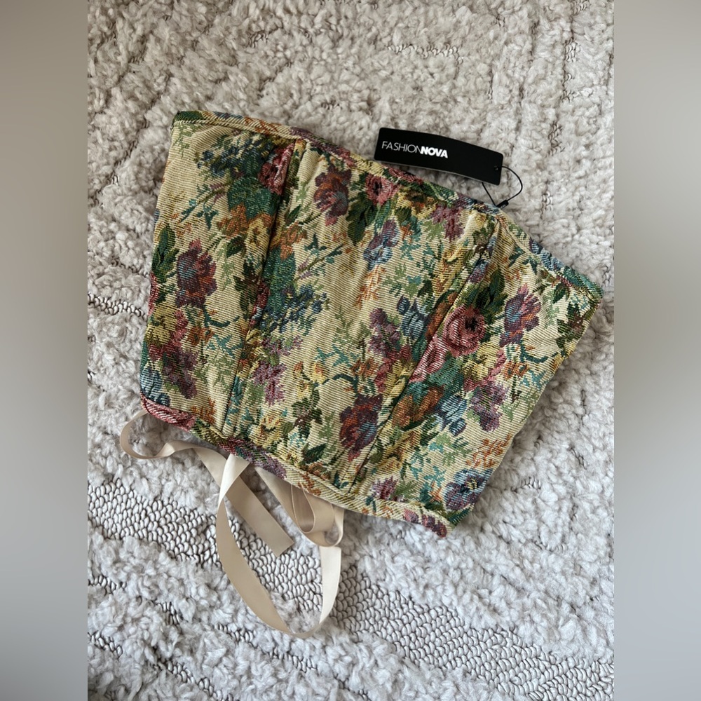 NWT Unlike the Rest Floral Corset Top